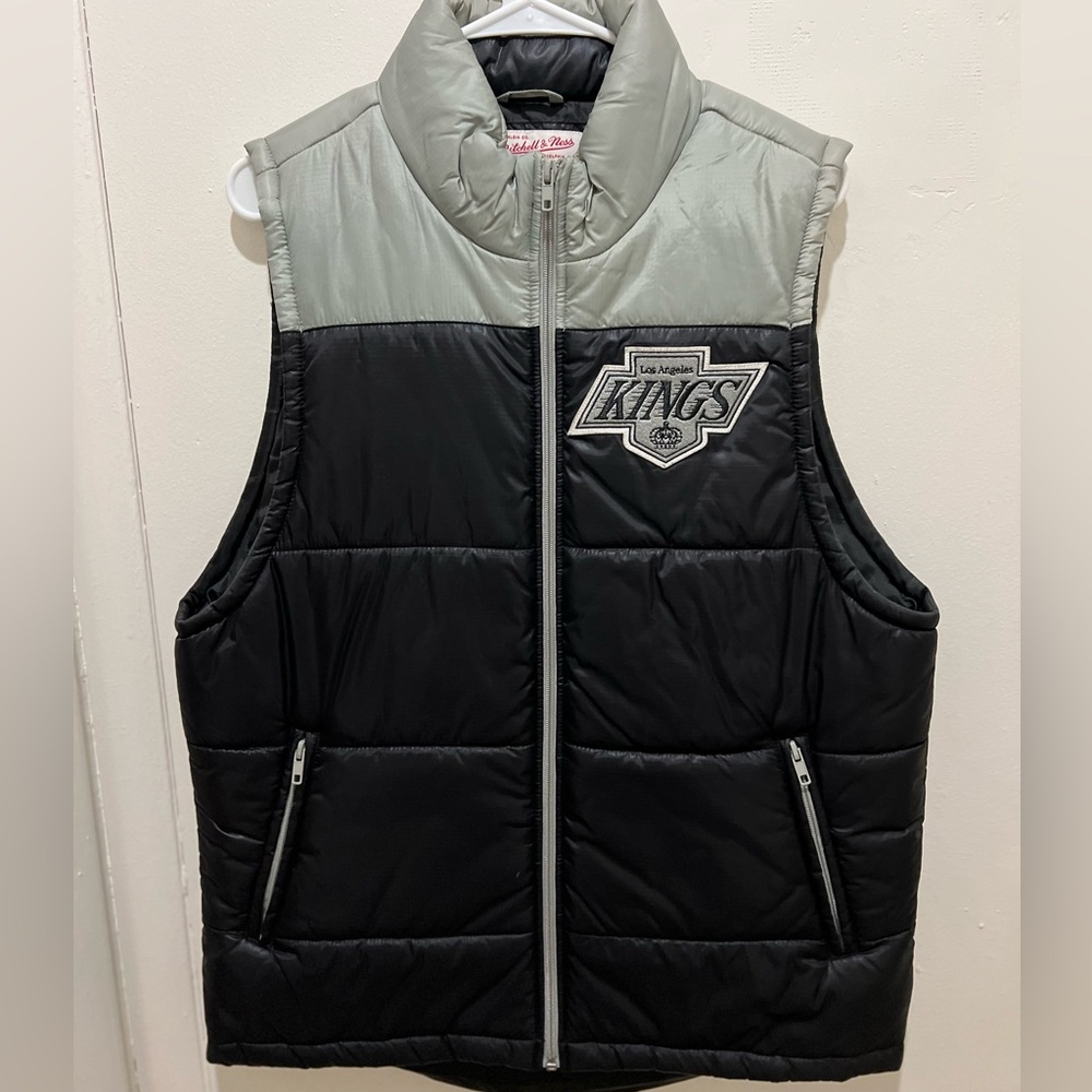 SOLD Brand New LA Kings Vest - Picture 1 of 4